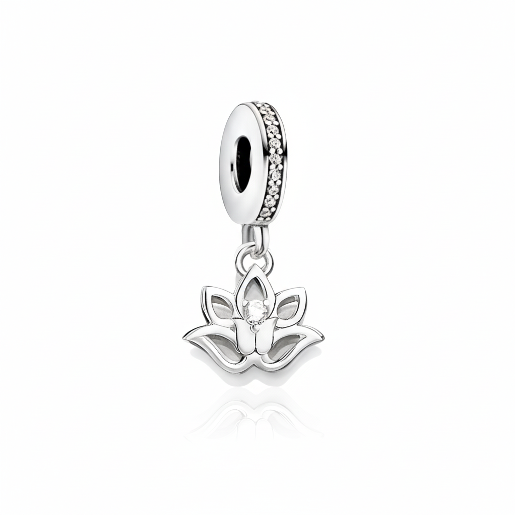 Berloque Flor de Lótus Charmz em Prata 925 – símbolo de pureza, renovação e equilíbrio espiritual