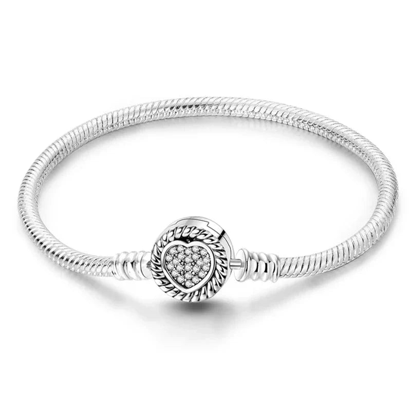 Pulseira Encanto Carmesim Charmz em Prata 925 – joia delicada e elegante para expressar amor e combinar com berloques Charmz.