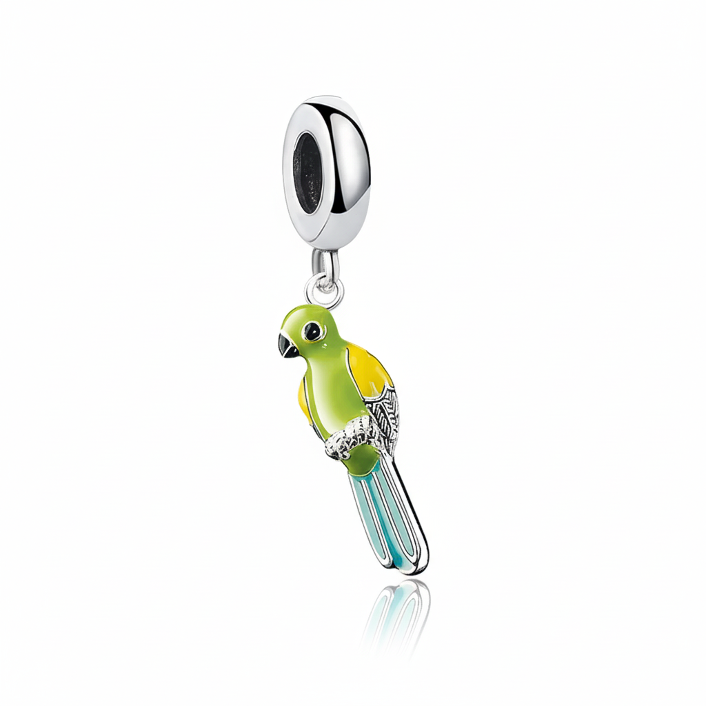 Berloque Papagaio Charmz em Prata 925 – símbolo de alegria, cores e personalidade para pulseira.