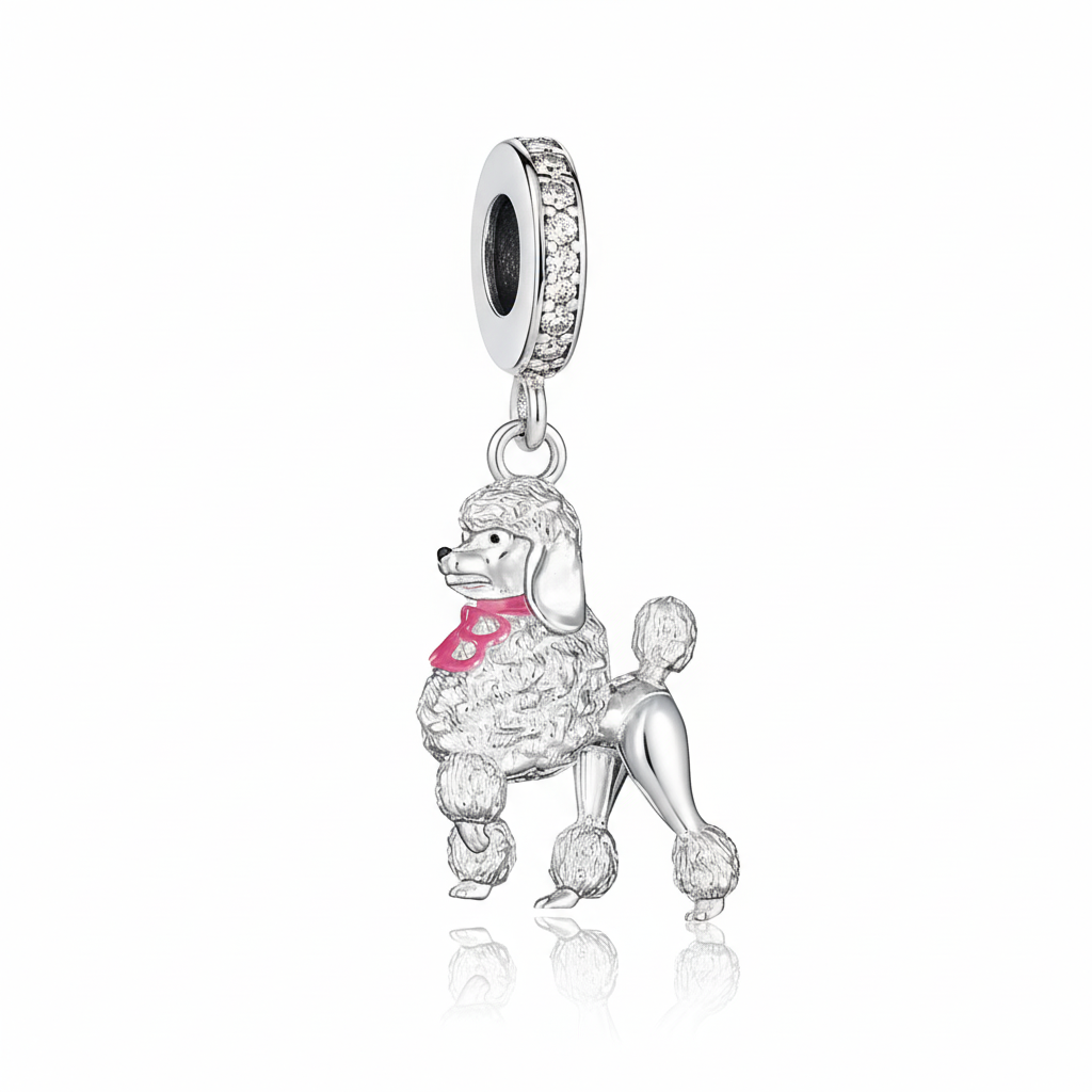 Berloque Poodle de Madame em Prata 925, símbolo de elegância, charme e sofisticação para sua pulseira.