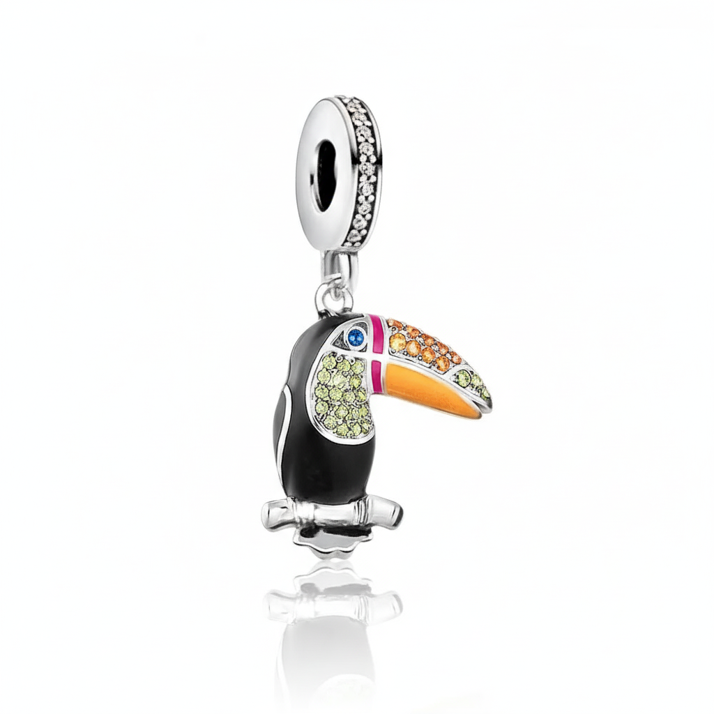 Berloque Tucano Charmz em Prata 925 – símbolo de cores, alegria e natureza para pulseira.