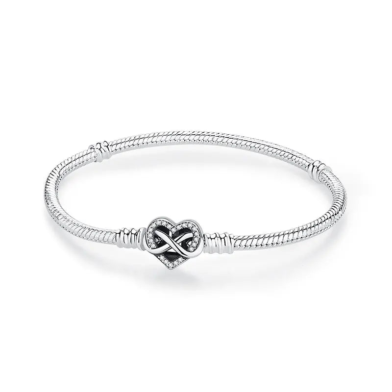 Pulseira Amor Eterno Charmz em Prata 925 – joia que simboliza laços eternos e amor verdadeiro.